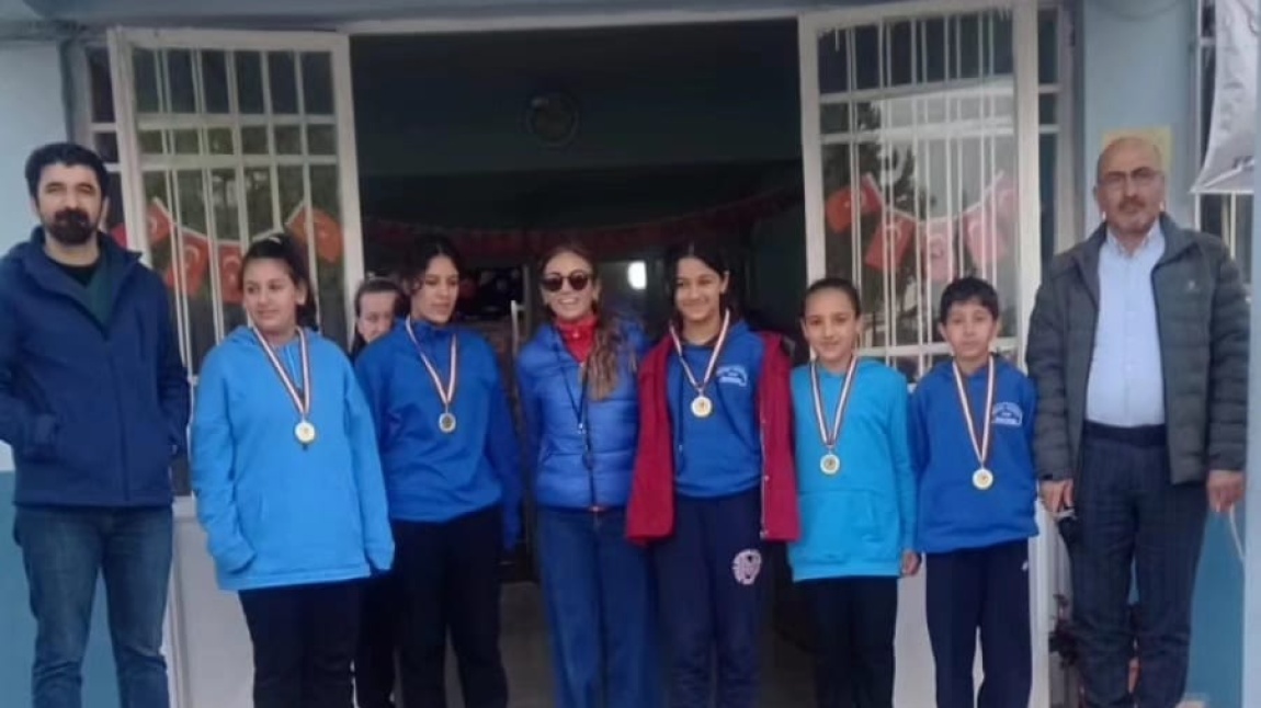 Mevlana Ortaokulu Sınıflararası Voleybol Turnuvası 